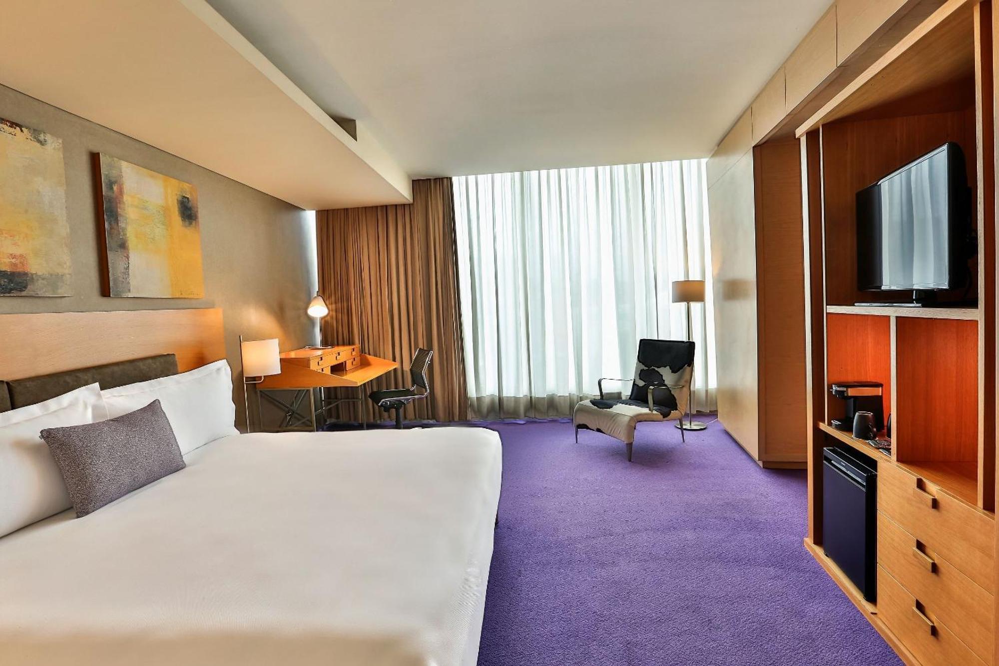 卡米诺里尔圣塔菲酒店 墨西哥城 外观 照片 A room at the hotel
